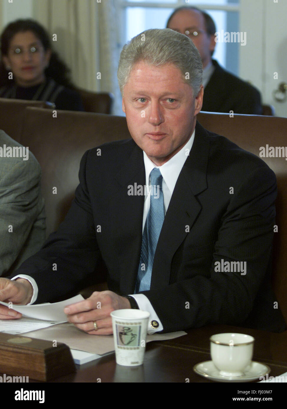United States President Bill Clinton makes remarks during a cabinet meeting at the White House in Washington, DC on November 27, 2000. Credit: Mark Wilson - Pool/CNP - NO WIRE SERVICE - Stock Photo