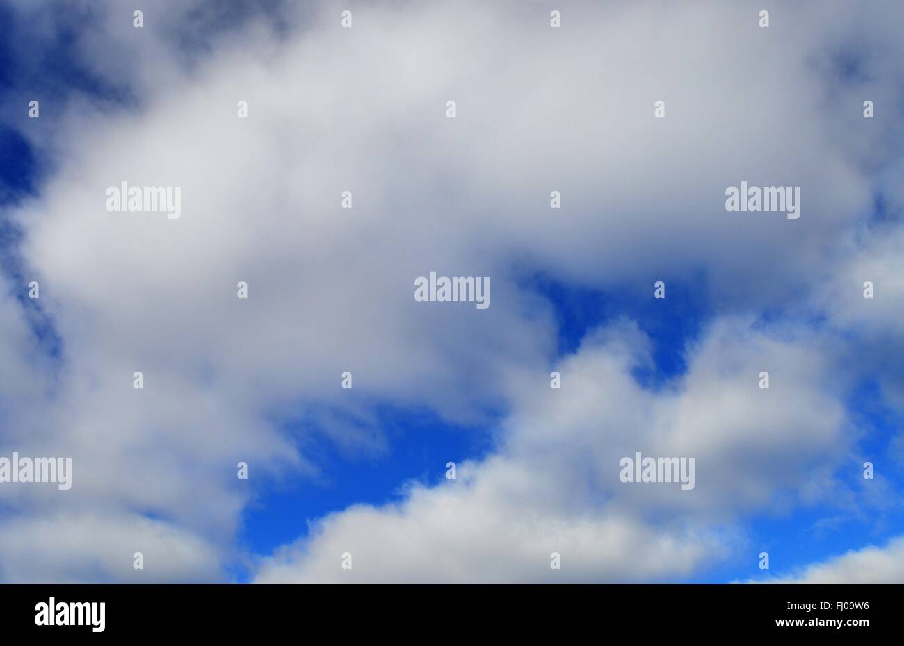 Sky blue day background hi-res stock photography and images - Alamy