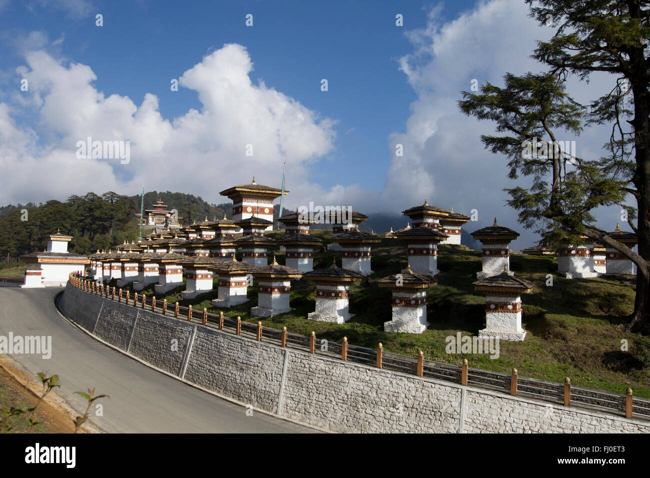 Dochula pass, in the Himalayas, on the road from Thimpu to Punakha Stock Photo