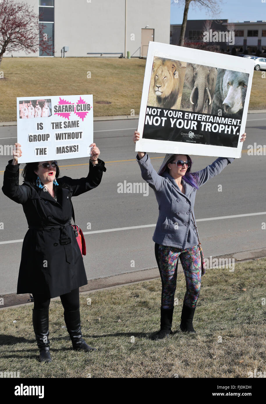 Protesters Holding Signs Stock Photos Protesters Holding Signs