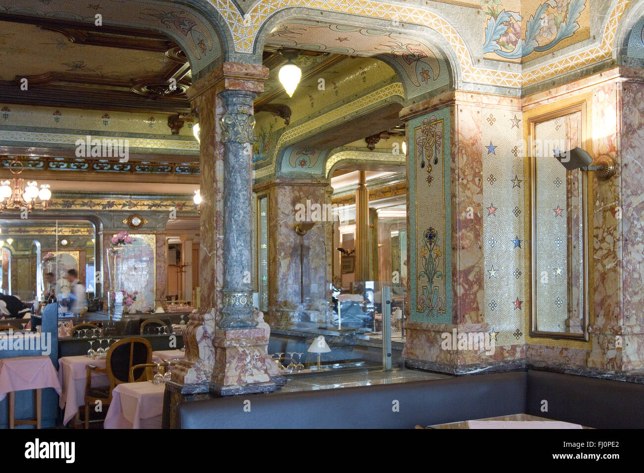 Parisian brasserie restaurant Le Mollard Paris France Stock Photo Alamy