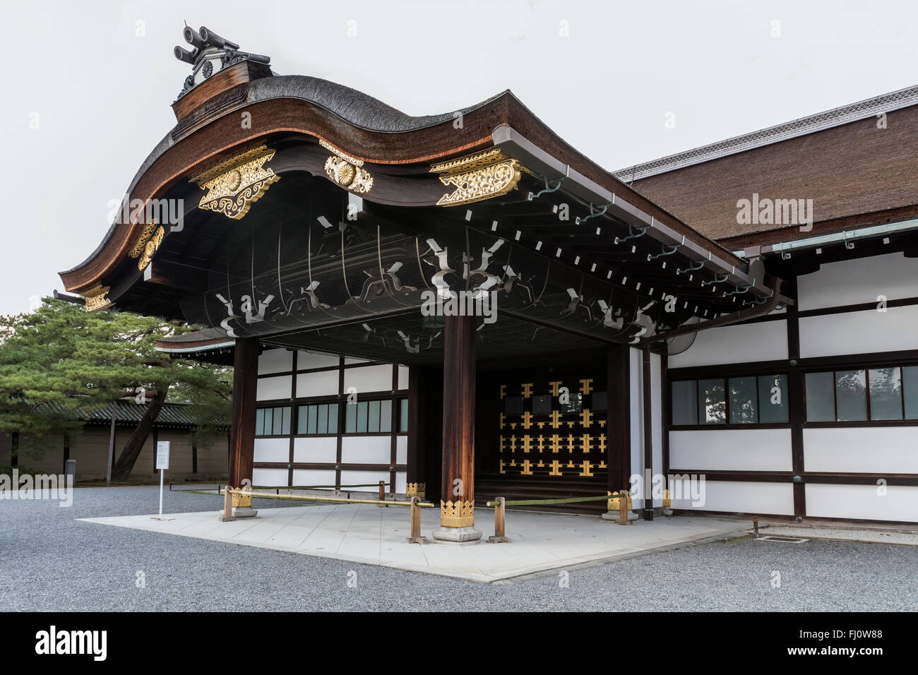 Shinmikuruma Yose Carriage Entrance Kyoto Imperial Palace Kyoto Stock Photo Alamy Shinmikuruma Yose Carriage Entrance Kyoto Imperial Palace Kyoto Stock Photo Alamy