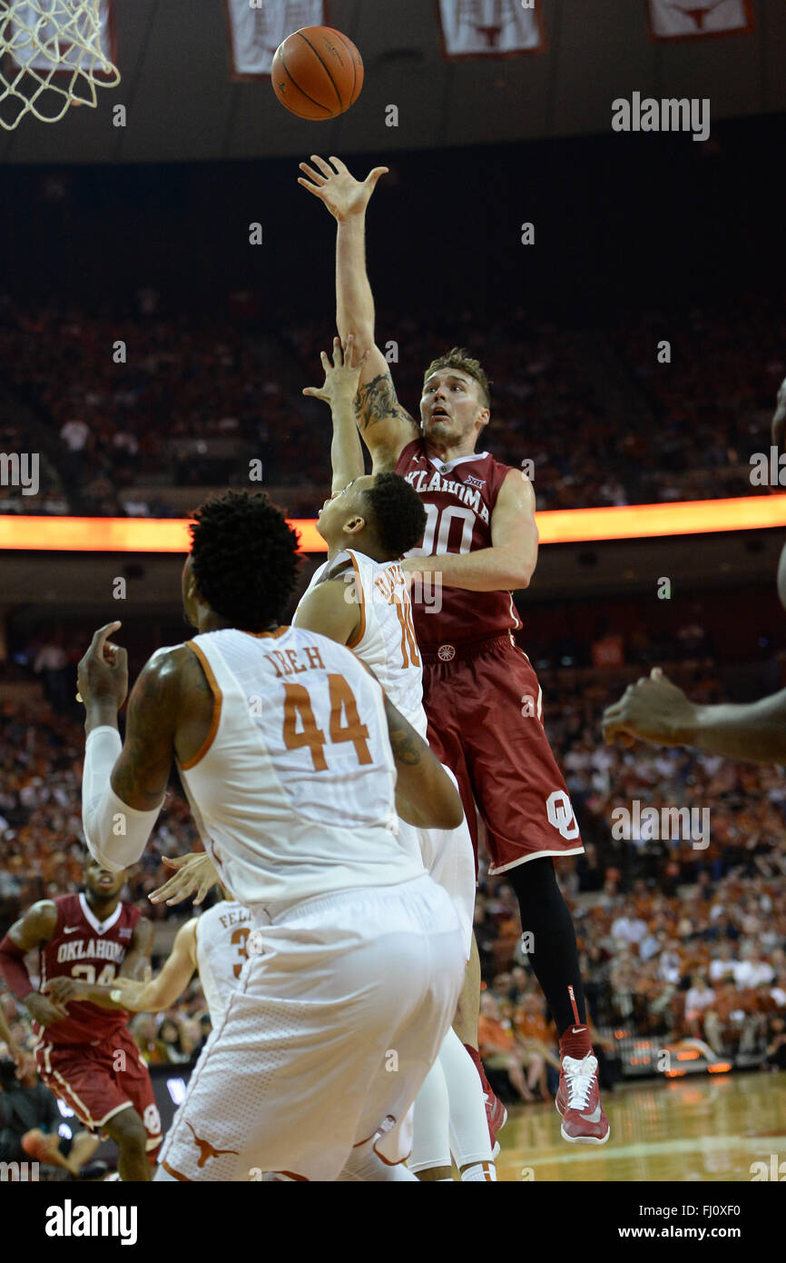 Feb 27, 2016. Ryan Spangler 00 of the Oklahoma Sooners in action vs