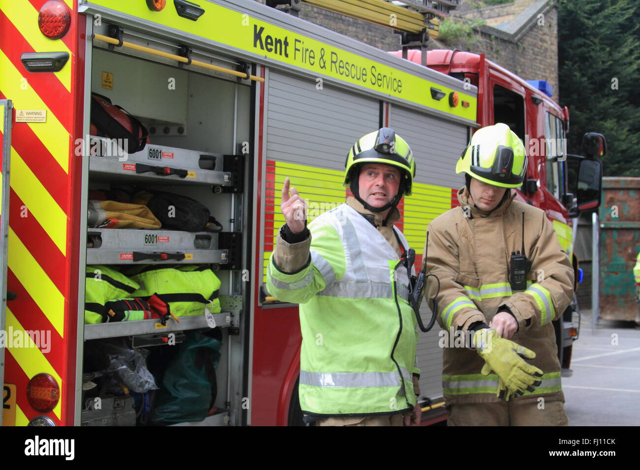 Sevenoaks, Kent, UK. 26th Feb, 2016.  Five fire engines, around 25 firefighters and a height vehicle were involved in the simulated fire scenario at Tubs Hill House on the London Road. Crews responding to a 999 emergency call from contractors working in the building, which consists of two towers, each of eight floors. The drama unfolds after fire breaks out between the seventh and eighth floors with four people reported as missing. Credit:  HOT SHOTS/Alamy Live News Stock Photo