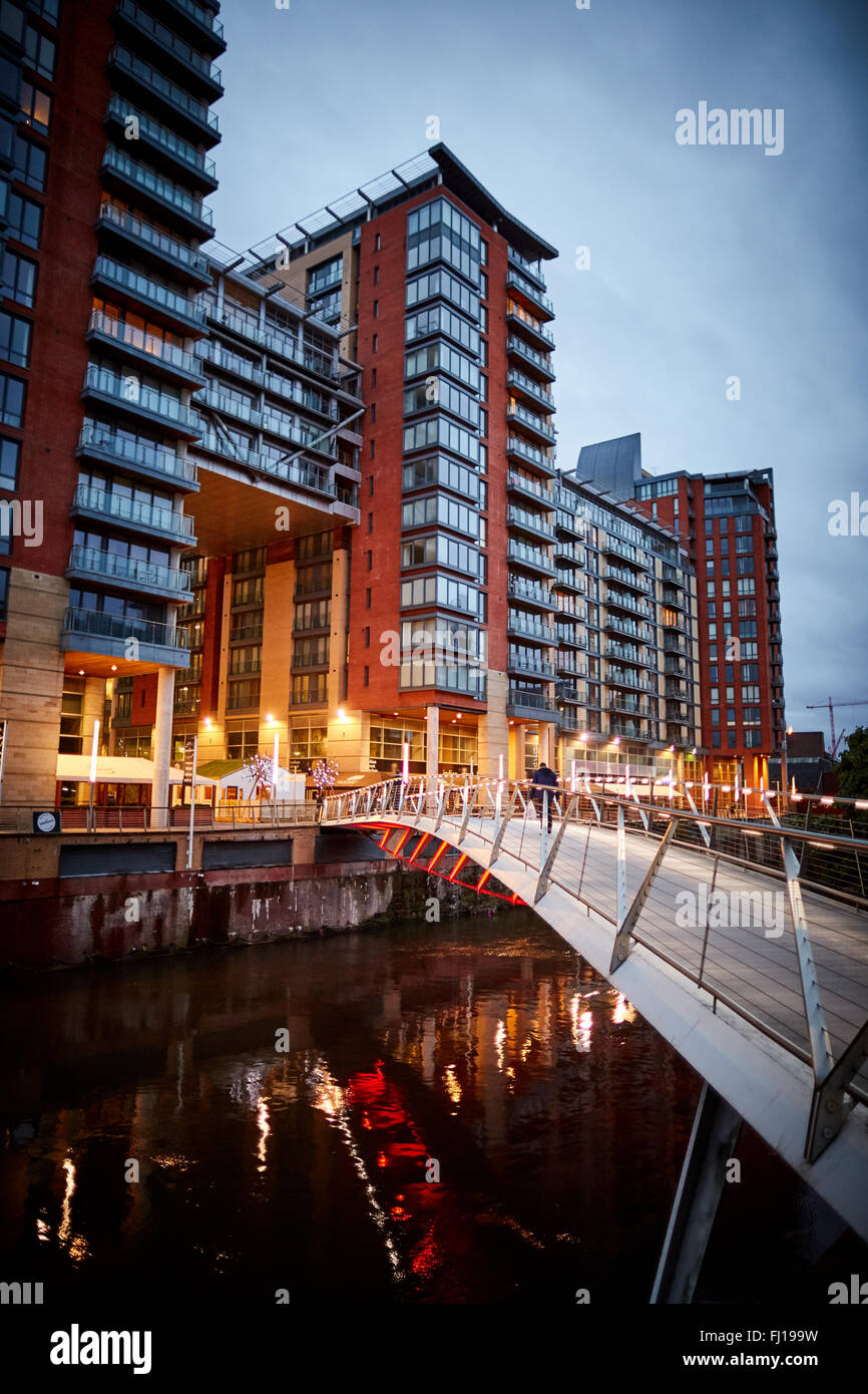 Spinningfields apartments Manchester Leftbank development pedestrian