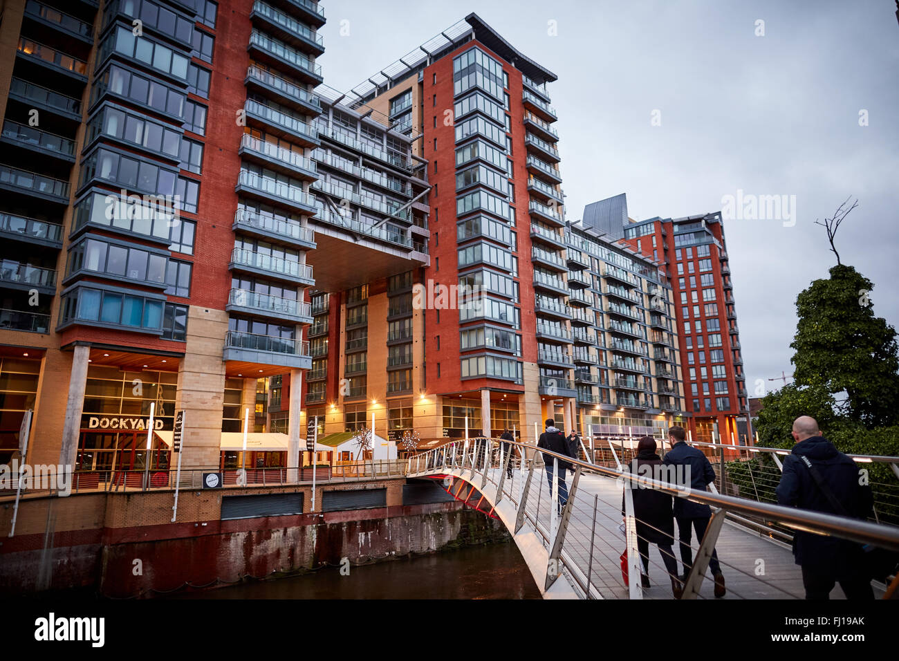 Spinningfields apartments Manchester Leftbank development pedestrian