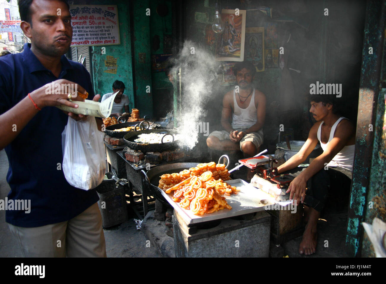 Street food in Delhi, India Stock Photo - Alamy