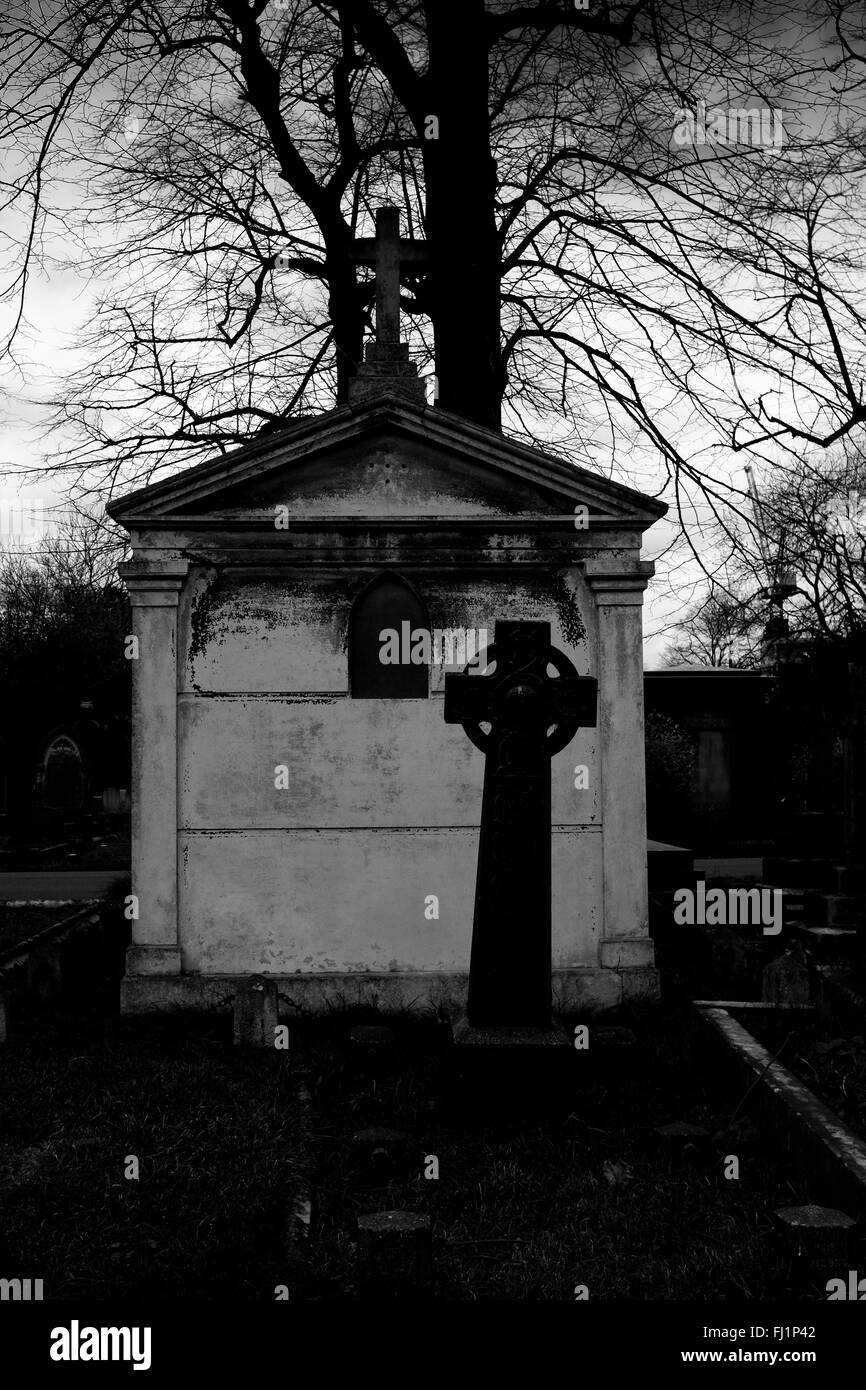 mausoleum-stock-photo-alamy