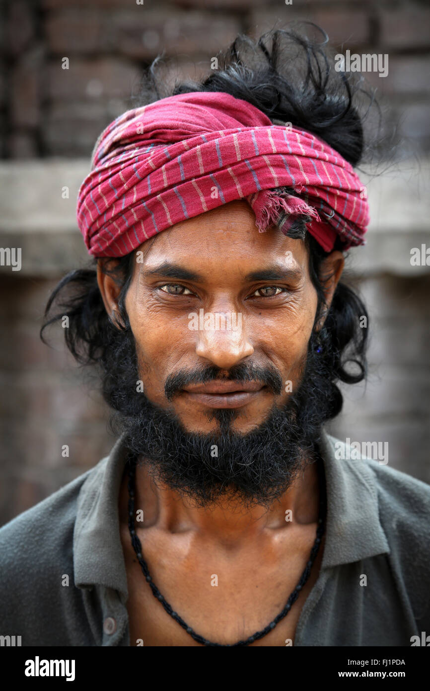 Bengali Muslim man with beard and turban in Kolkata Stock Photo