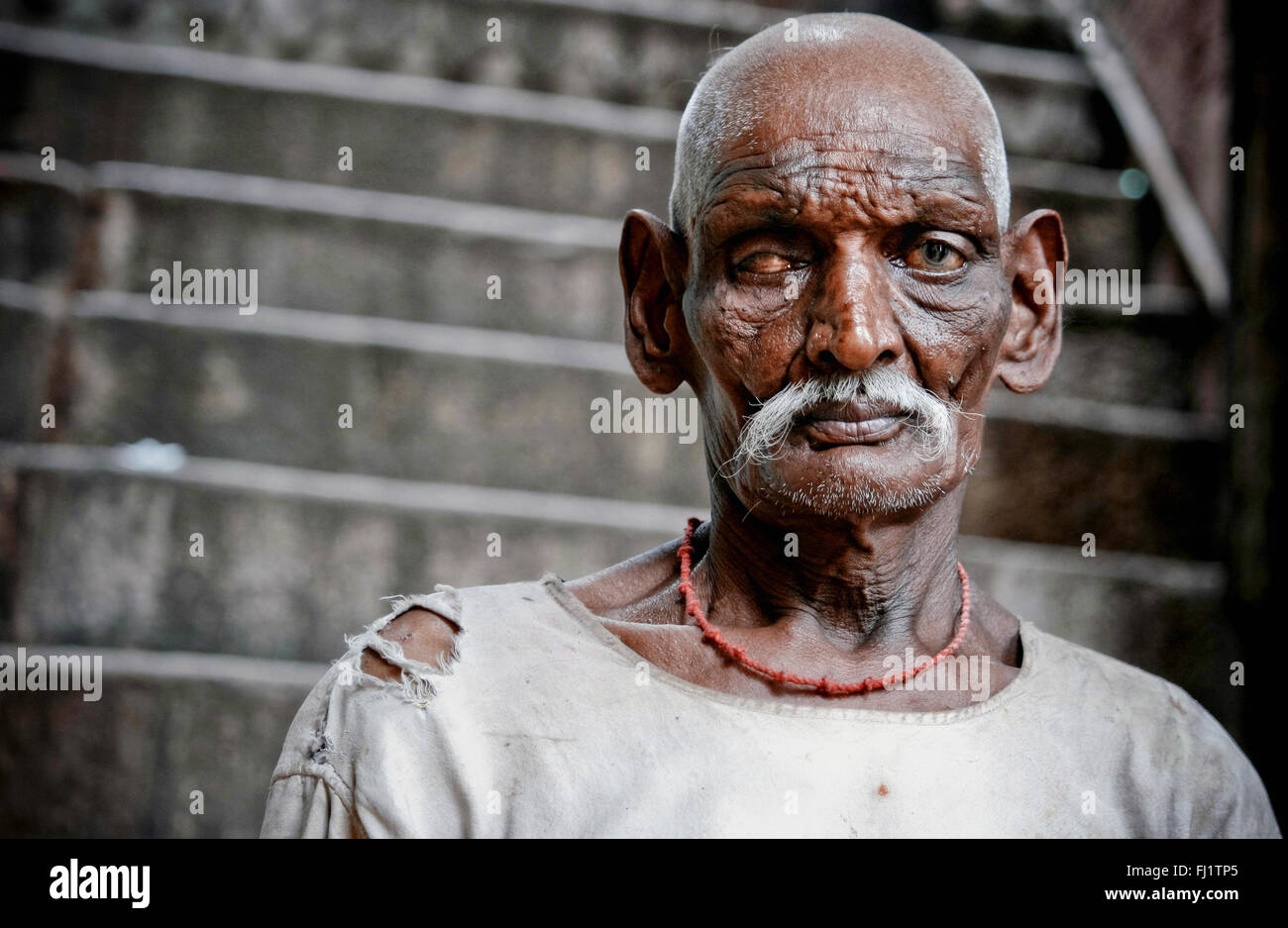 Indian beggar hi-res stock photography and images - Alamy