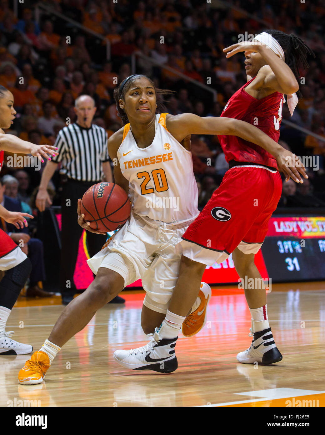 Knoxville, USA. 28th Feb, 2016. Te'a Cooper 20 of the Tennessee Lady