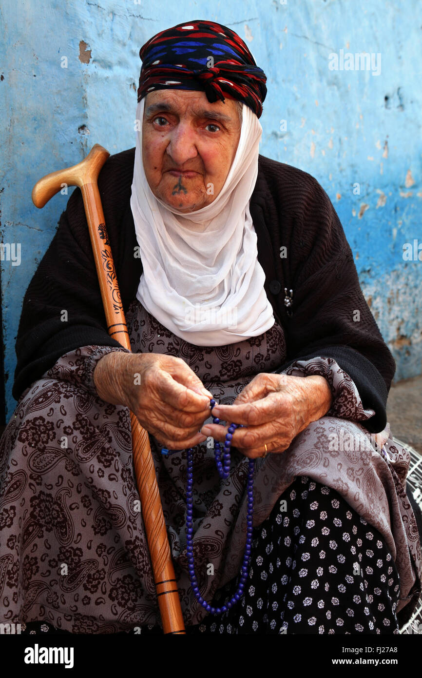 Kurdish woman in Diyarbakir, Eastern Turkey Stock Photo
