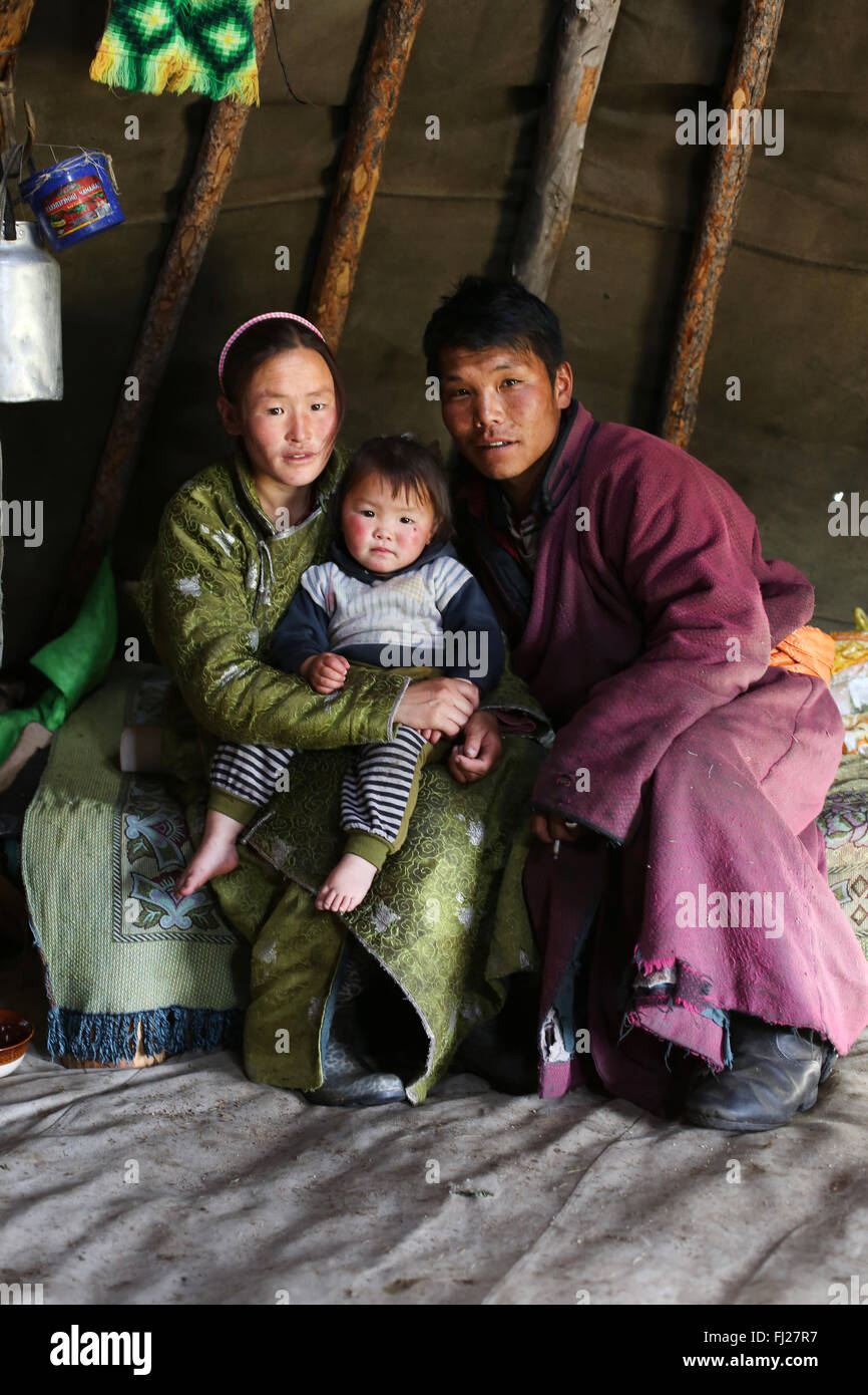 Tsaatan nomads family inside their ger in Mongolia Stock Photo - Alamy