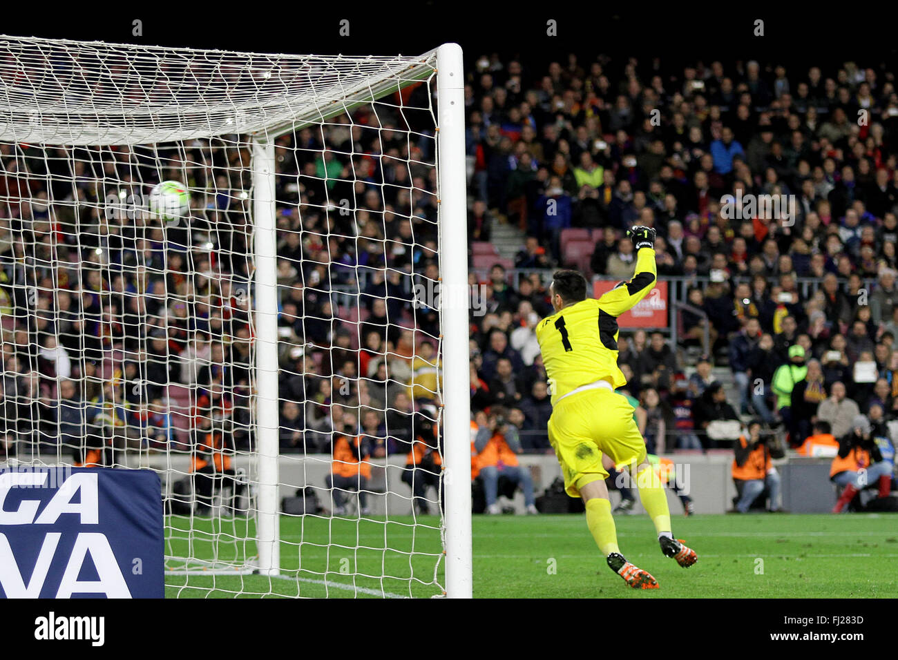 Nou Camp, Barcelona, Spain. 28th Feb, 2016. La Liga football match. Barcelona versus Sevilla
