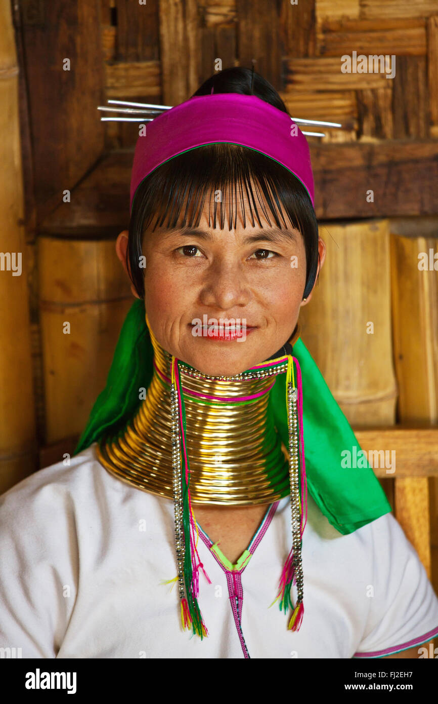 The KAYAN are a TIBETO BURMAN subgroup of the RED KAREN known for stretching their necks with metal rings - MYANMAR Stock Photo