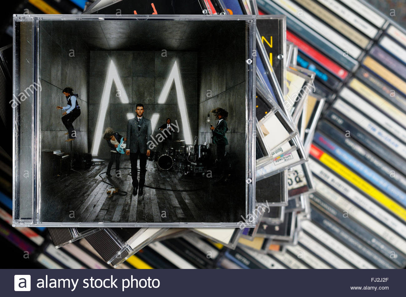 Maroon 5 07 Album It Won T Be Soon Before Long Piled Music Cd Stock Photo Alamy