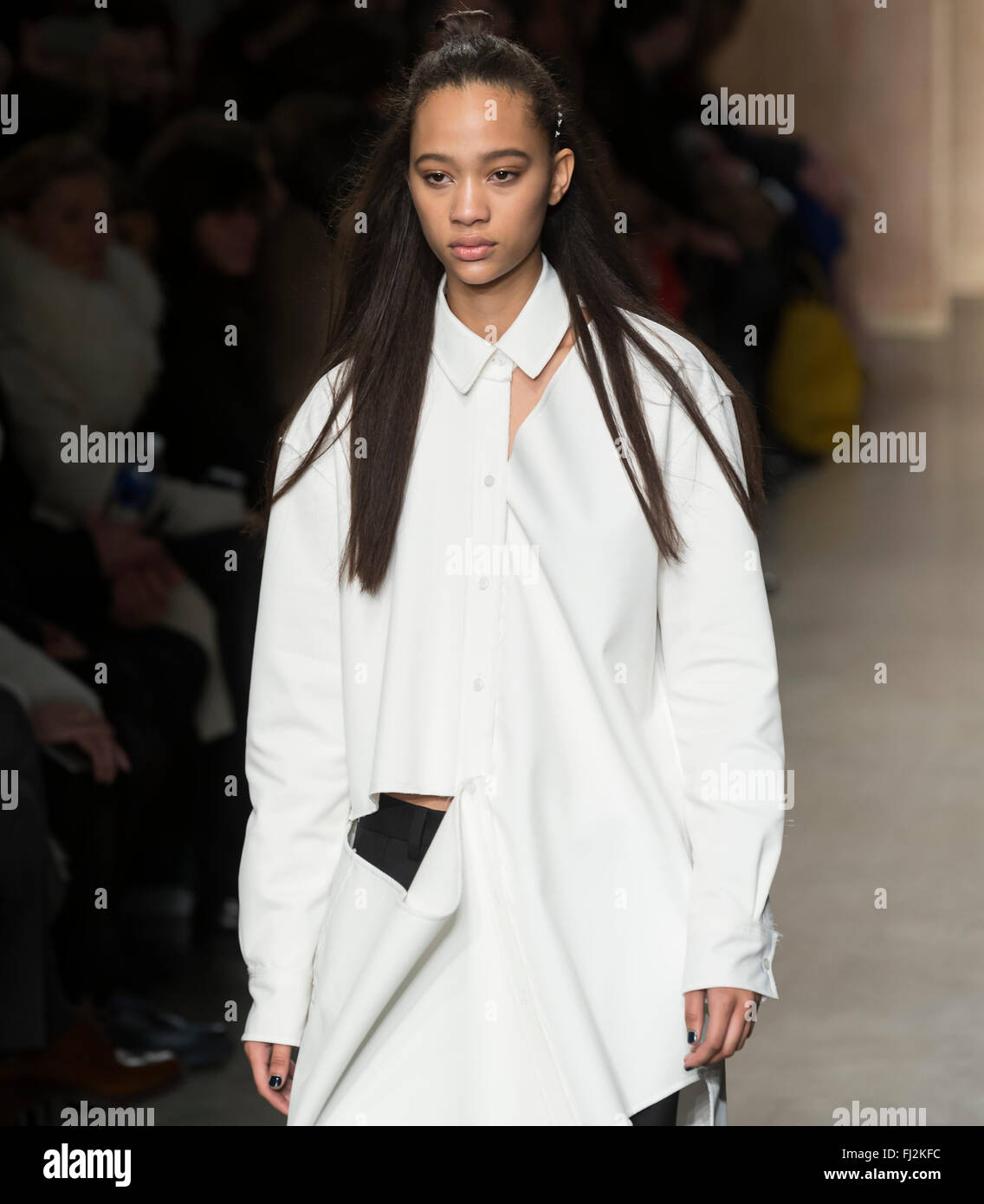 DKNY New York Ready to Wear Autumn Winter Fashion designer Donna Karan at  the end of her catwalk show two of her children Cory Stock Photo - Alamy