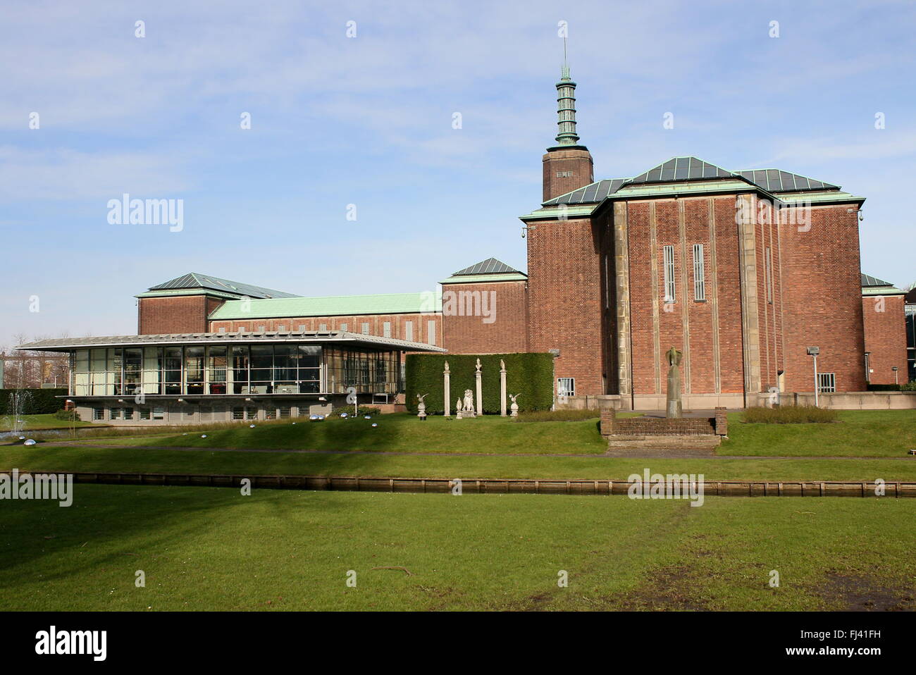 Southern gardens and premises of Art Museum Boijmans Van Beuningen, Museumpark, Rotterdam, The Netherlands, statues in garden Stock Photo