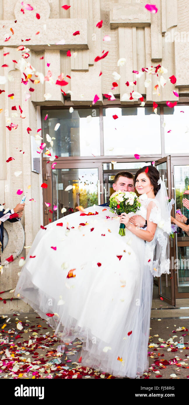 Throwing, confetti, wedding hires stock photography and images Alamy