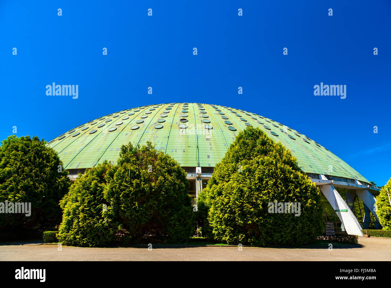 crystal palace garden in the city of porto Stock Photo Alamy