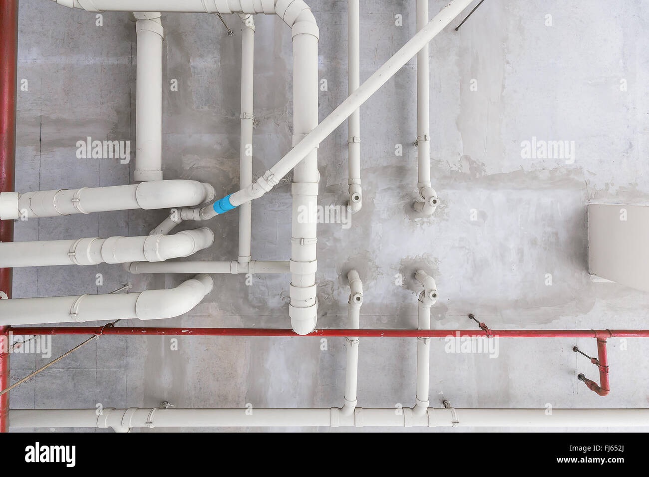 Ceiling pipes hires stock photography and images Alamy