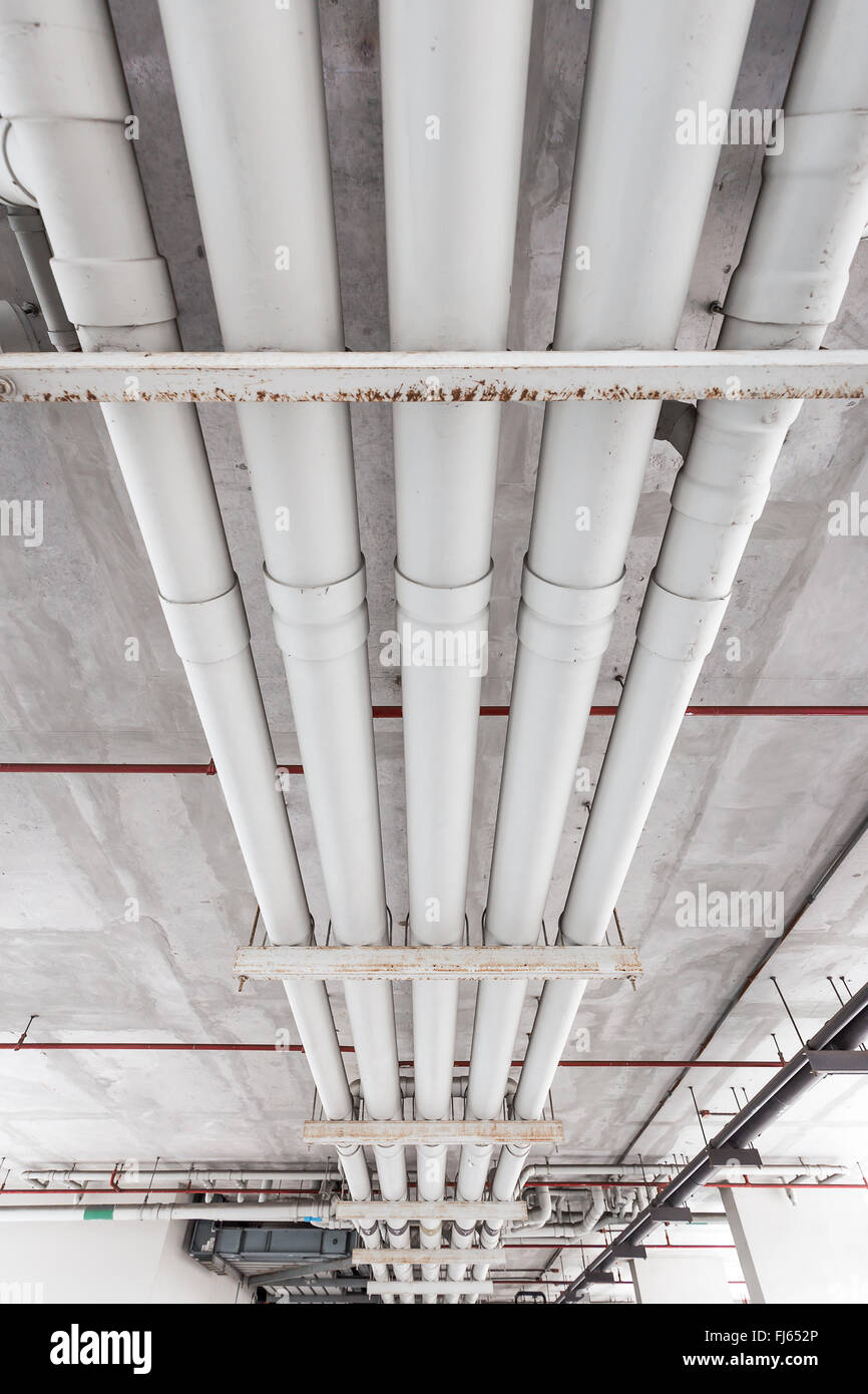 Ceiling pipes hires stock photography and images Alamy