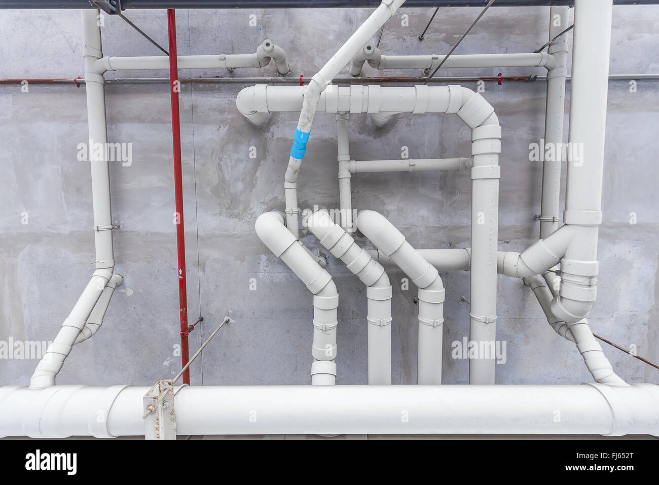 Ceiling pipes hires stock photography and images Alamy