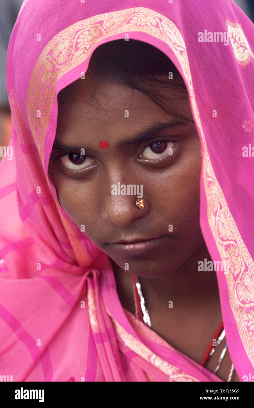 woman with a pink veil, India, Delhi Stock Photo