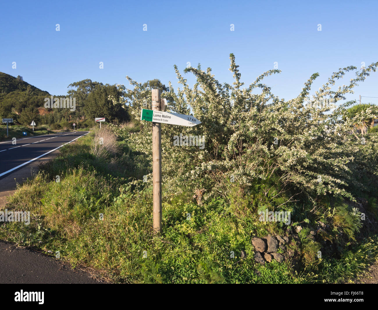 Starting point and signpost in Ruigomez, Tenerife Spain, for the Ruta del Agua hiking trail to El Tanque via Lomo Molino Stock Photo