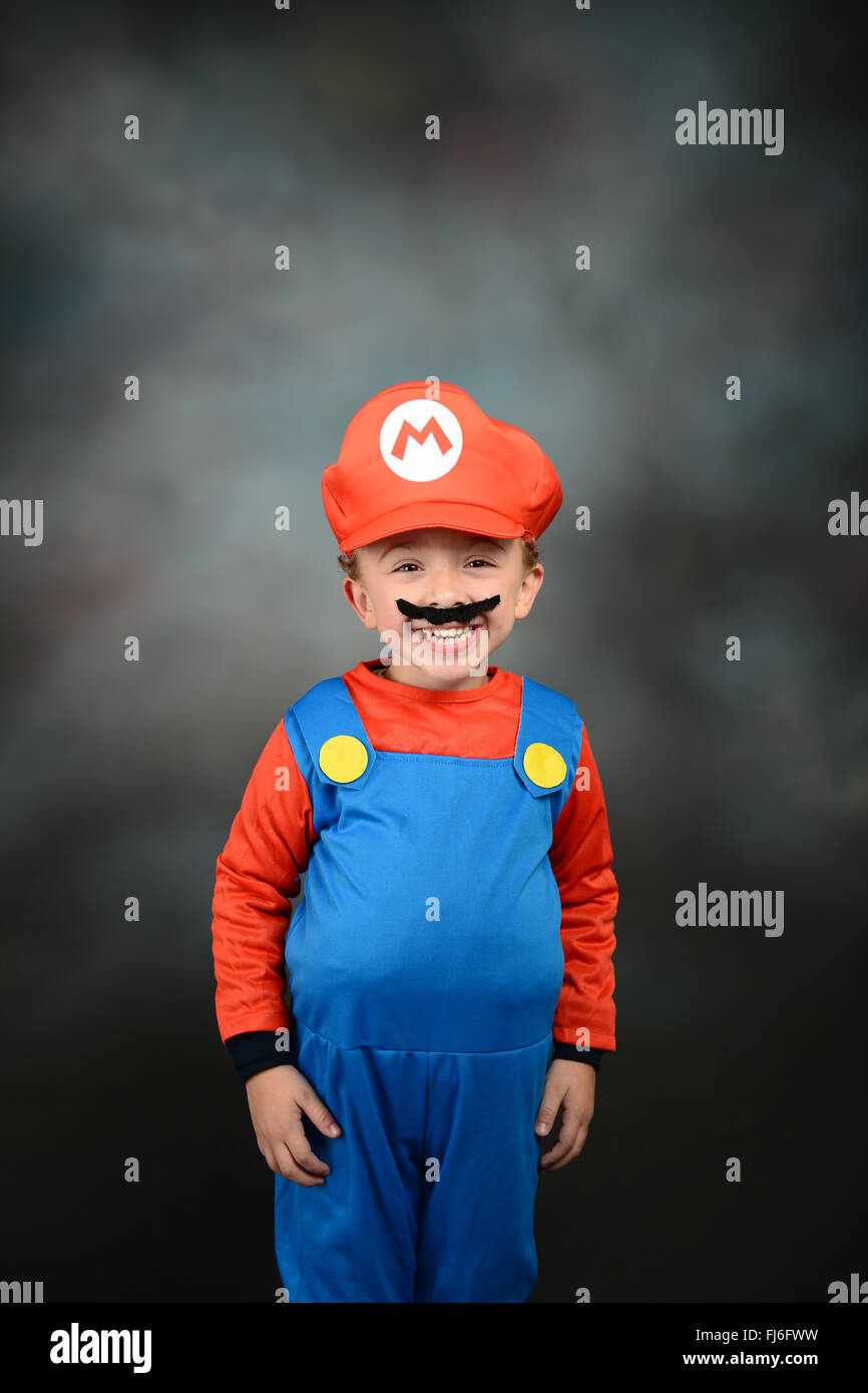 Yoshi mario hi-res stock photography and images - Alamy