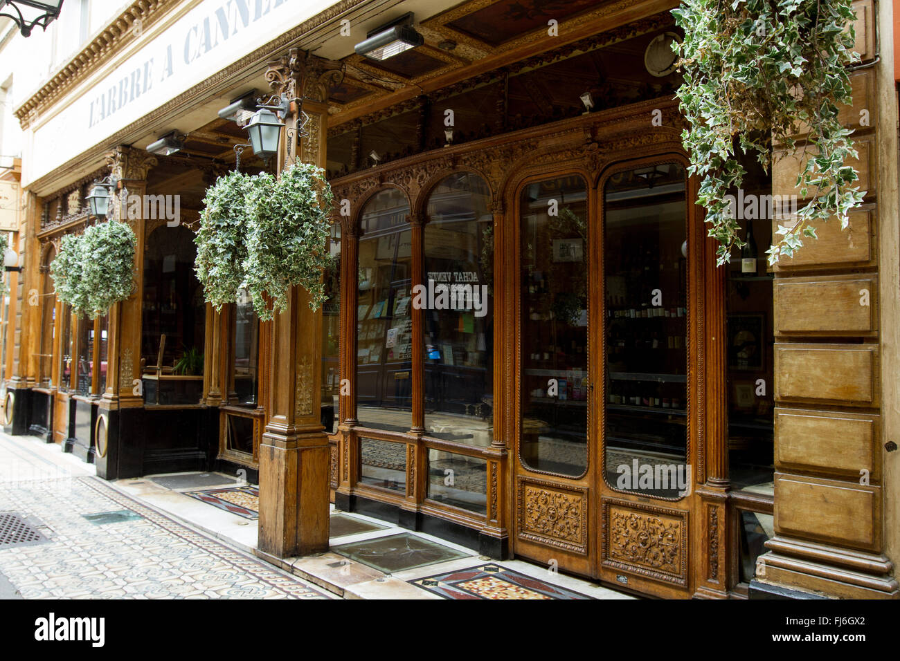 Restaurant L Arbre Cannelle High Resolution Stock Photography And Images Alamy Restaurant L Arbre Cannelle High Resolution Stock Photography And Images Alamy