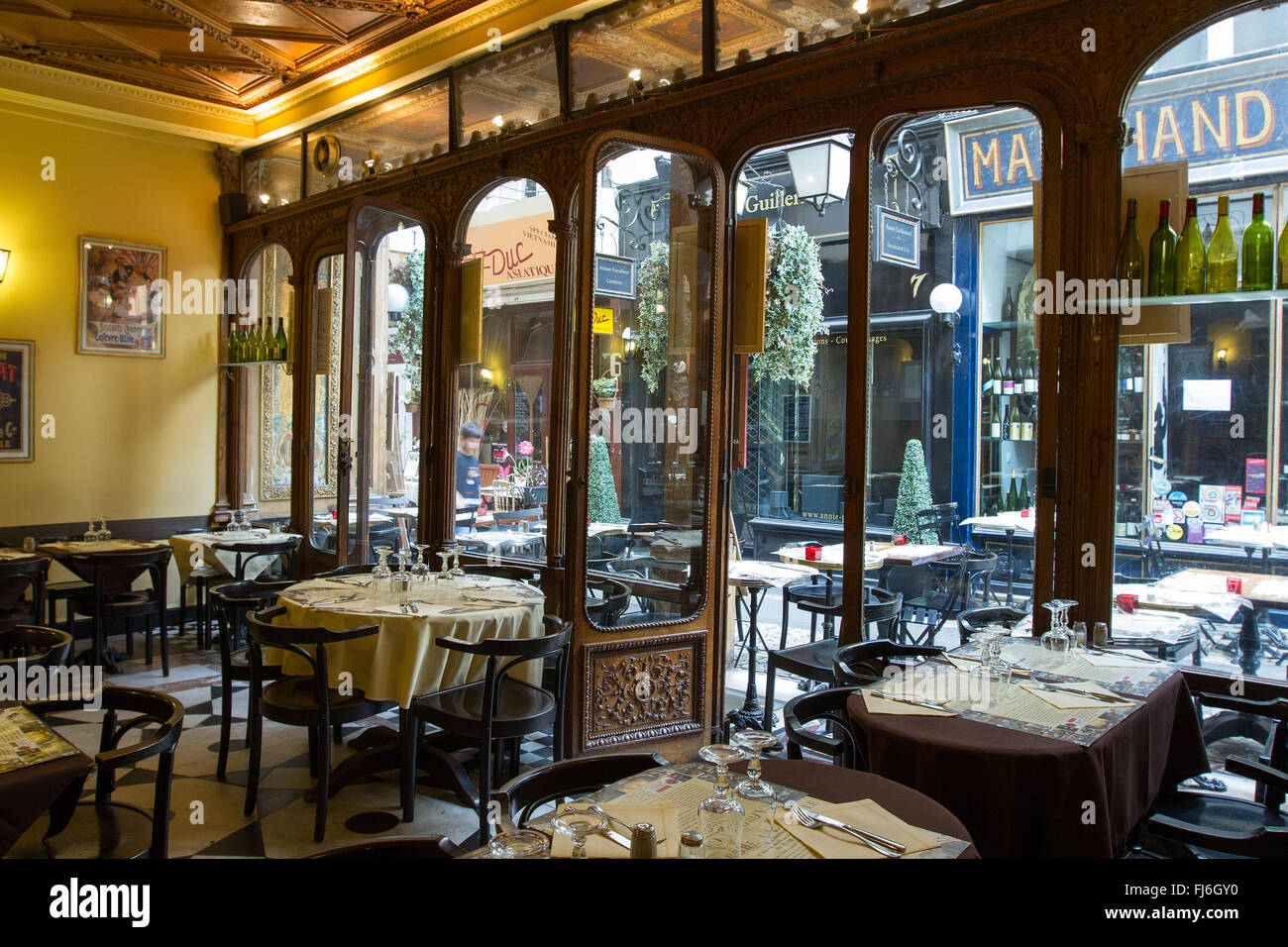 Interior Of The Restaurant L Arbre A Cannelle Paris France Stock Photo Alamy Interior Of The Restaurant L Arbre A Cannelle Paris France Stock Photo Alamy