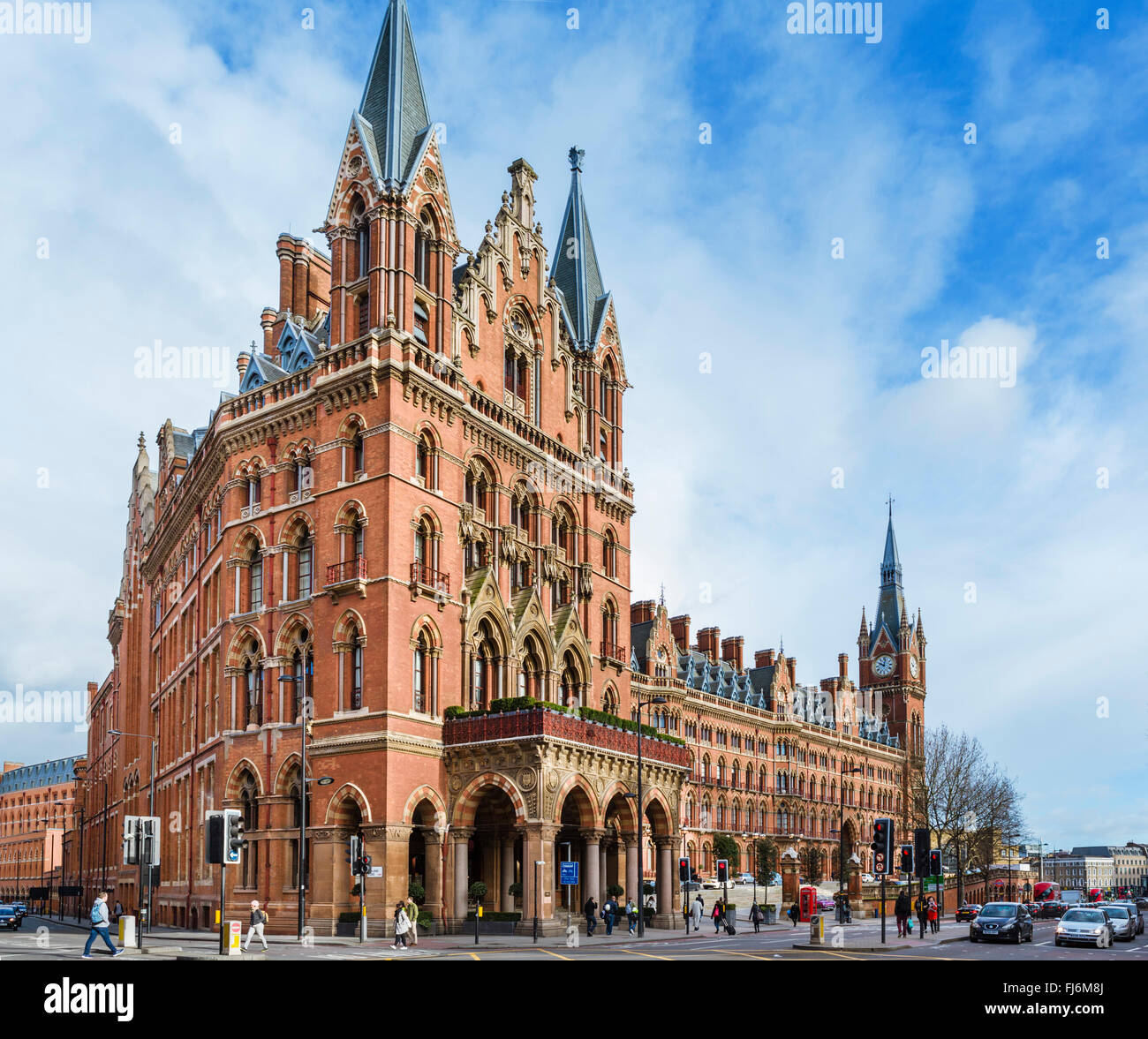 St Pancras International Station incorporating St Pancras Renaissance London Hotel, Euston Road, London, England, UK Stock Photo