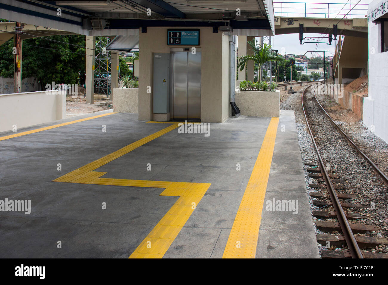 Rio de Janeiro, Brazil, 29 February 2016. Luiz Fernando de Souza Pezão, Governor of Rio de Janeiro State, inaugurates reform works of Ricardo de Albuquerque station that will serve the Olympic Games Rio 2016. The site currently serving 5,300 passengers per day, with the reform will be able to serve up to 4000 passengers per hour. This train station is near of Radical Park in Deodoro, which will receive the Olympic competitions of BMX, Slalom and Mountain Bike. This is the first Olympic Station to be delivered. Credit:  Luiz Souza/Alamy Live News Stock Photo