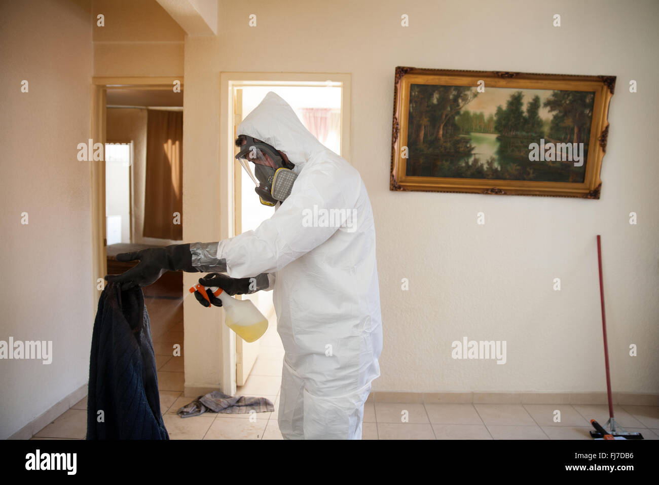 Donovan Tavera, forensic cleaning Stock Photo Alamy
