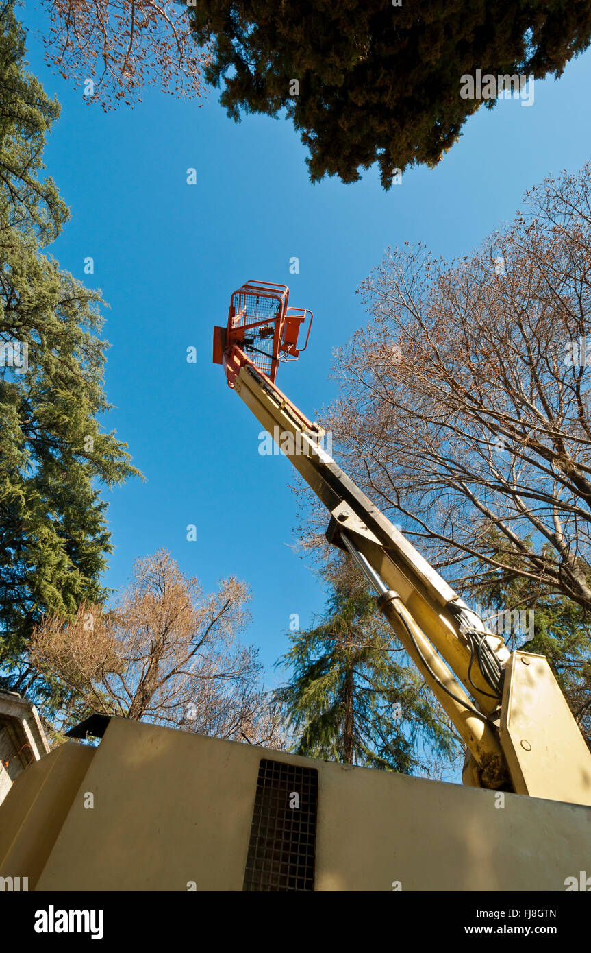 Articulated crane lift hi-res stock photography and images - Alamy