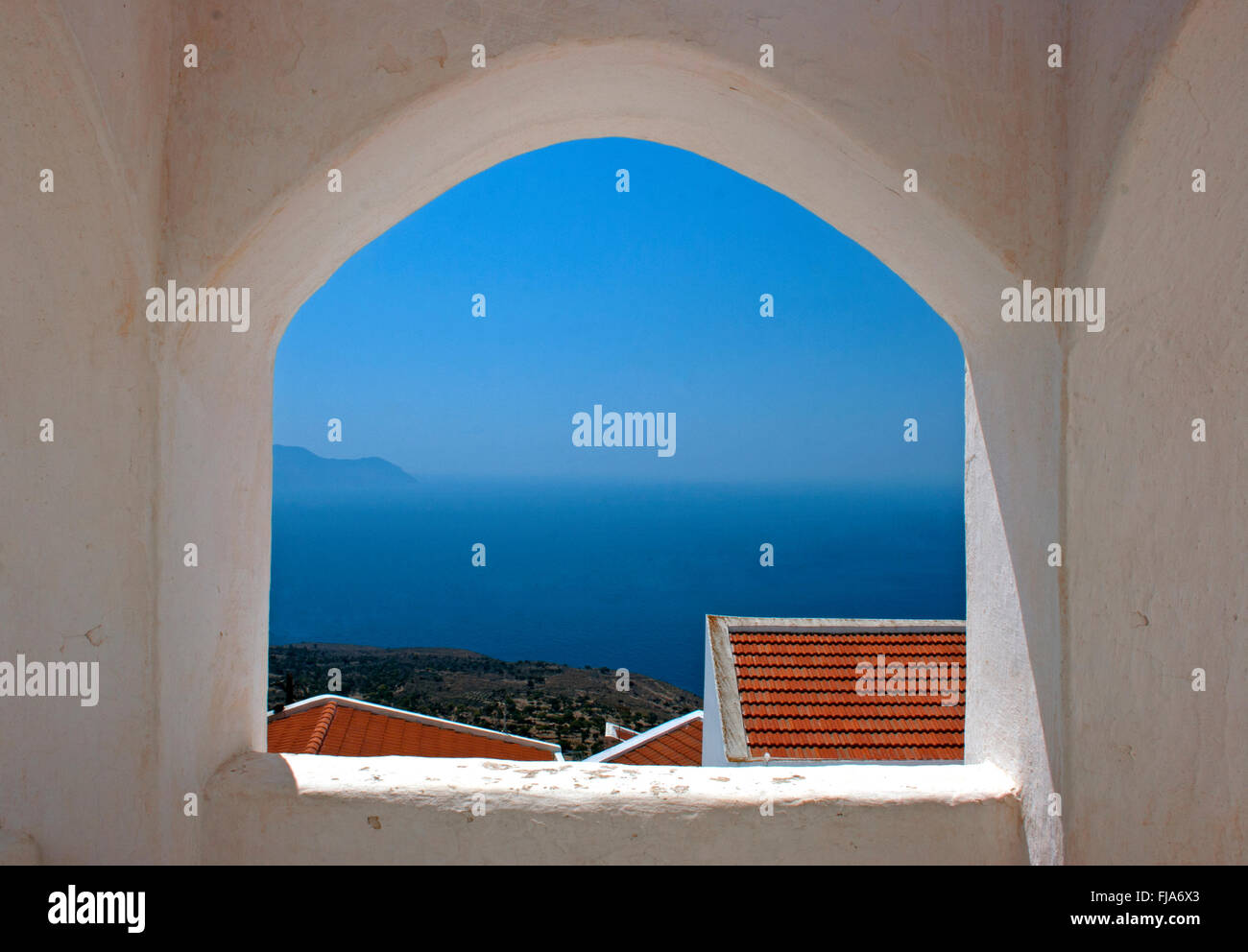 Point arch window hi-res stock photography and images - Alamy