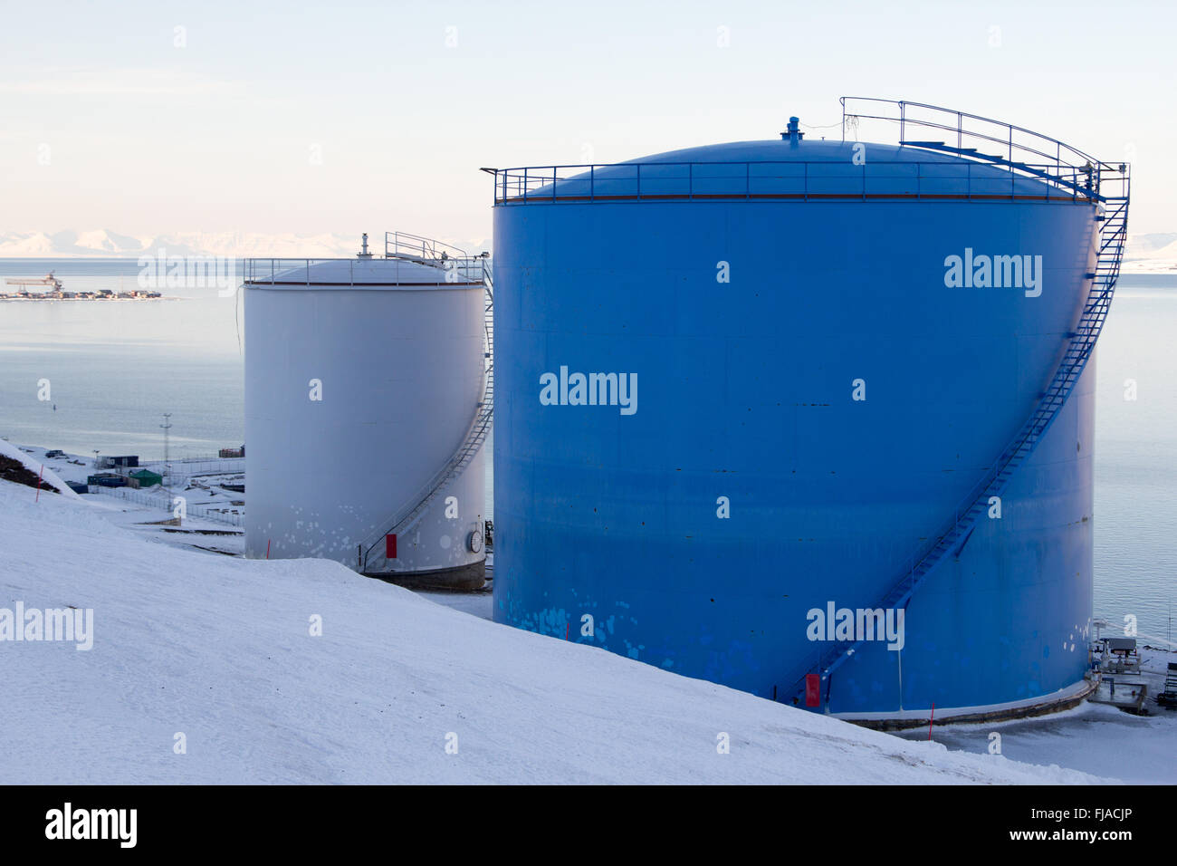 Fuel tanks hires stock photography and images Alamy