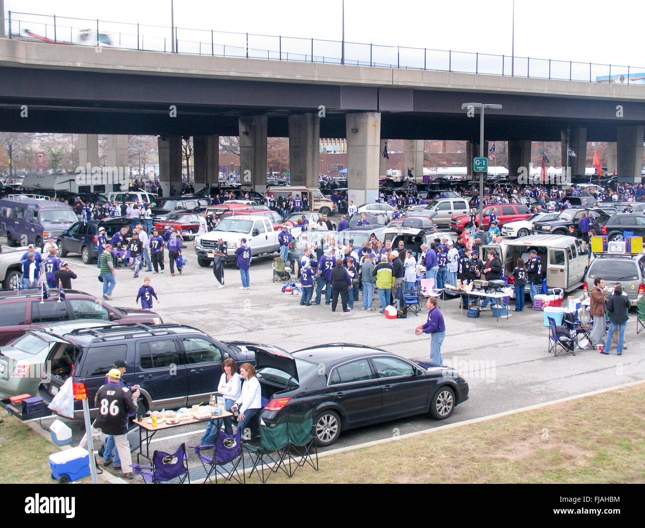 A tailgate party at Baltimore Ravens game at M&T Bank Stadium, Baltimore  Stock Photo - Alamy