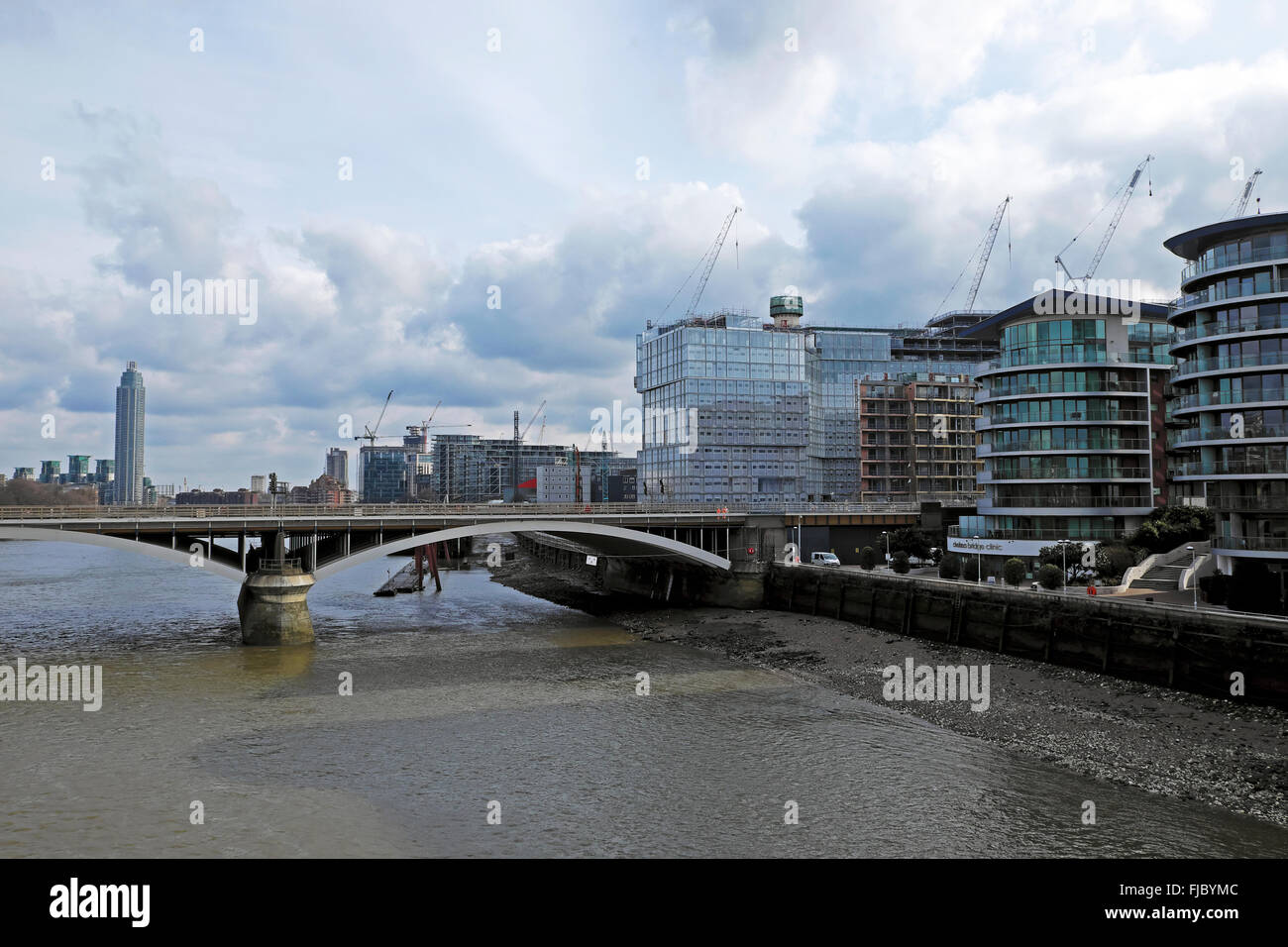 Riverside construction hi-res stock photography and images - Alamy