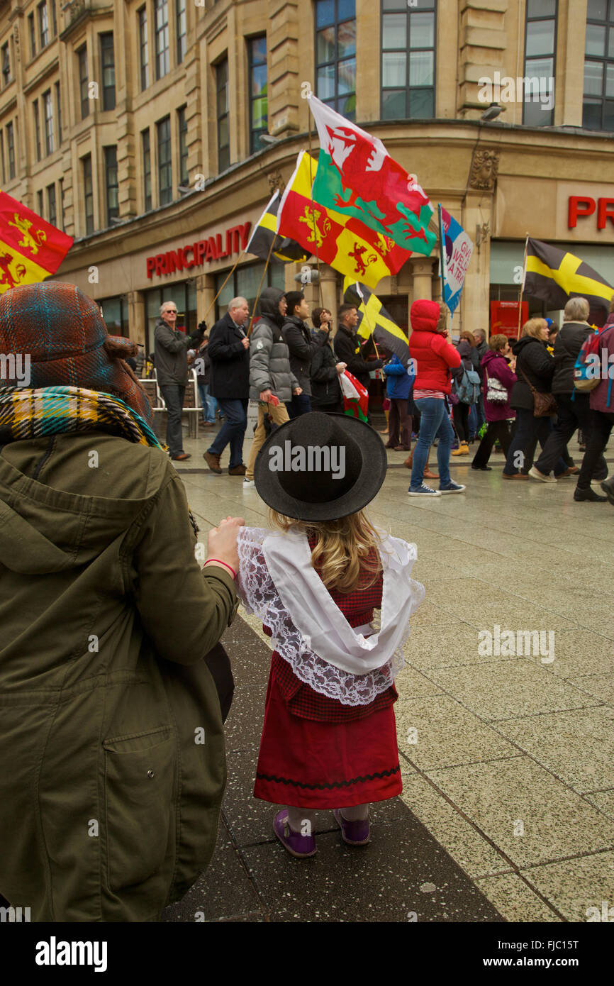 Cardiff, Wales, UK, 1st March 2016. Children in traditional Welsh