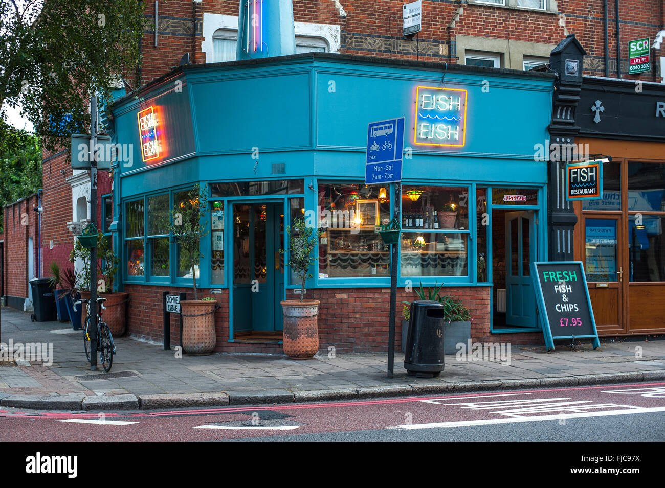 Posh fish and chips hires stock photography and images Alamy