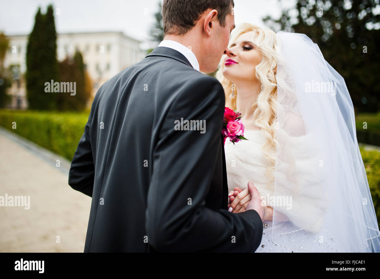 Stylish wedding couple blonde hi-res stock photography and images - Alamy