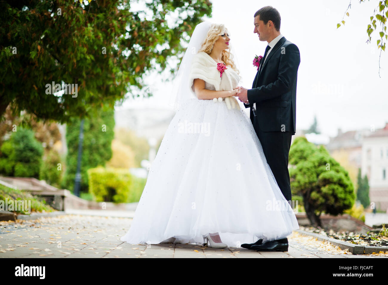 Stylish wedding couple blonde hi-res stock photography and images - Alamy