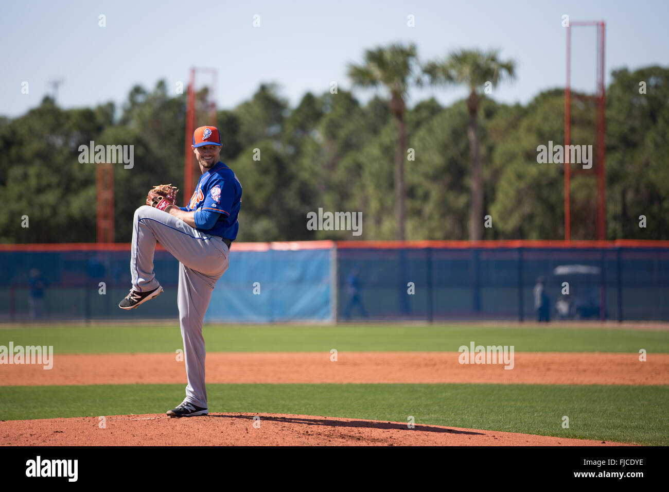 New York Mets baseball player Logan Verrett training at Tradition Field in Port St Lucie, Florida. (Photo by Louise Wateridge / Pacific Press) Stock Photo