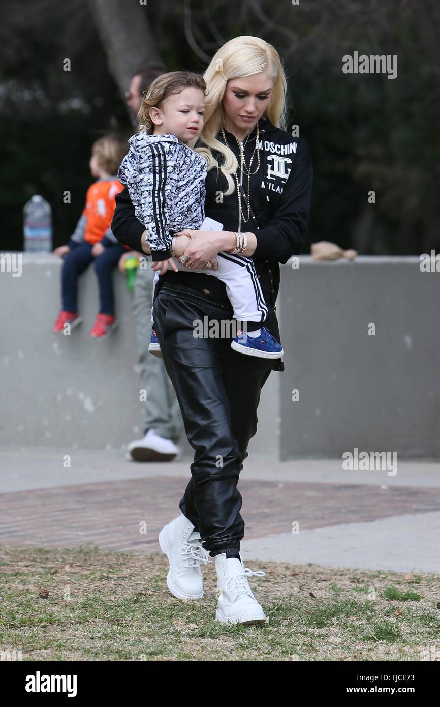 Gwen Stefani leaves a children's birthday party with her son Apollo