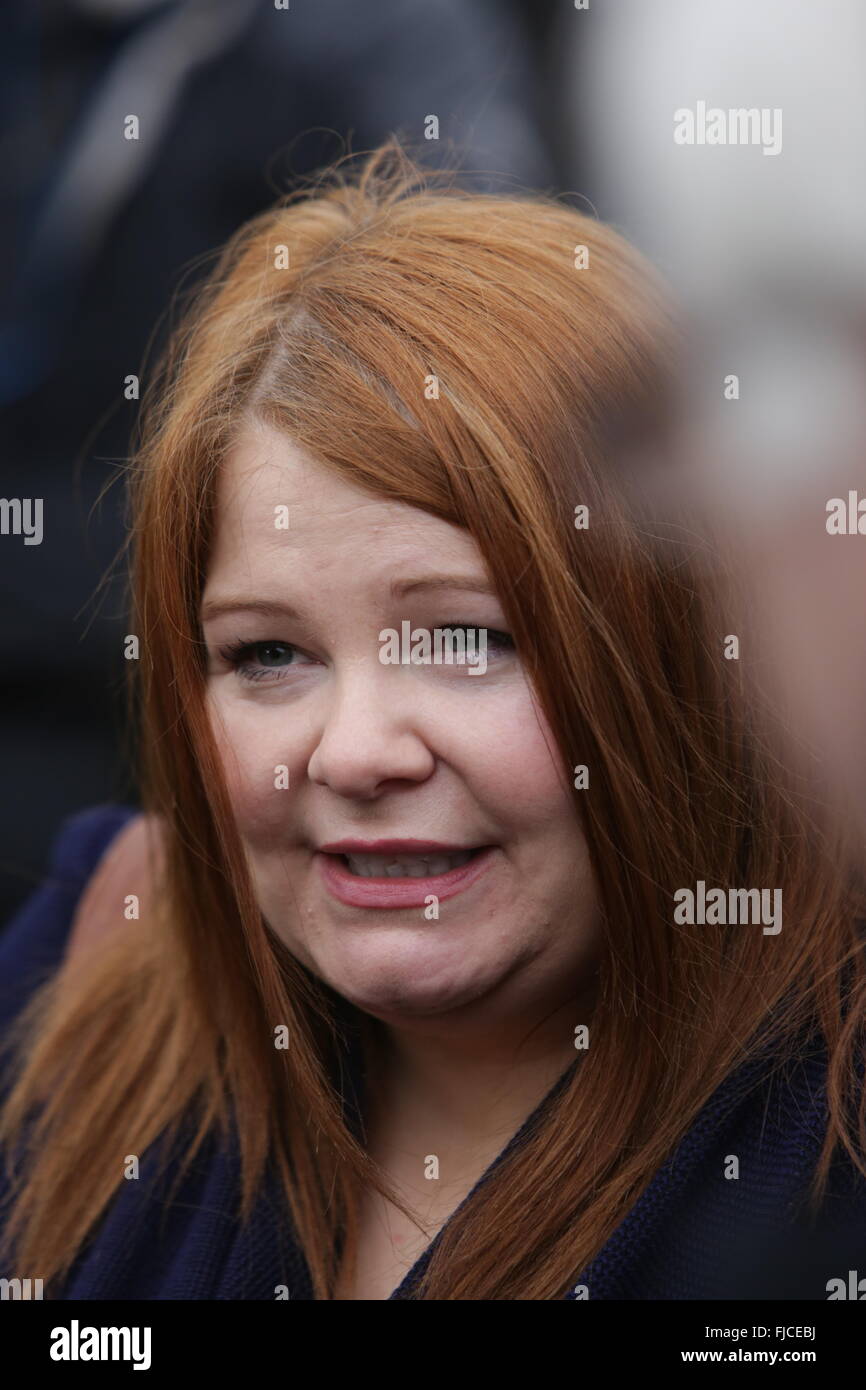 Cat Gallagher, who's brother Aiden Gallagher was kill in the 1998 Omagh Bombing speaks outside Ballymena Court House, Ballymena, Northern Ireland, UK,  1 March, 2016. Stock Photo