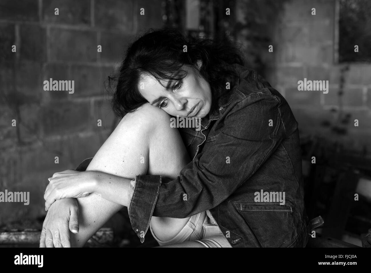 beautiful-40-year-old-woman-black-and-white-stock-photos-images-alamy