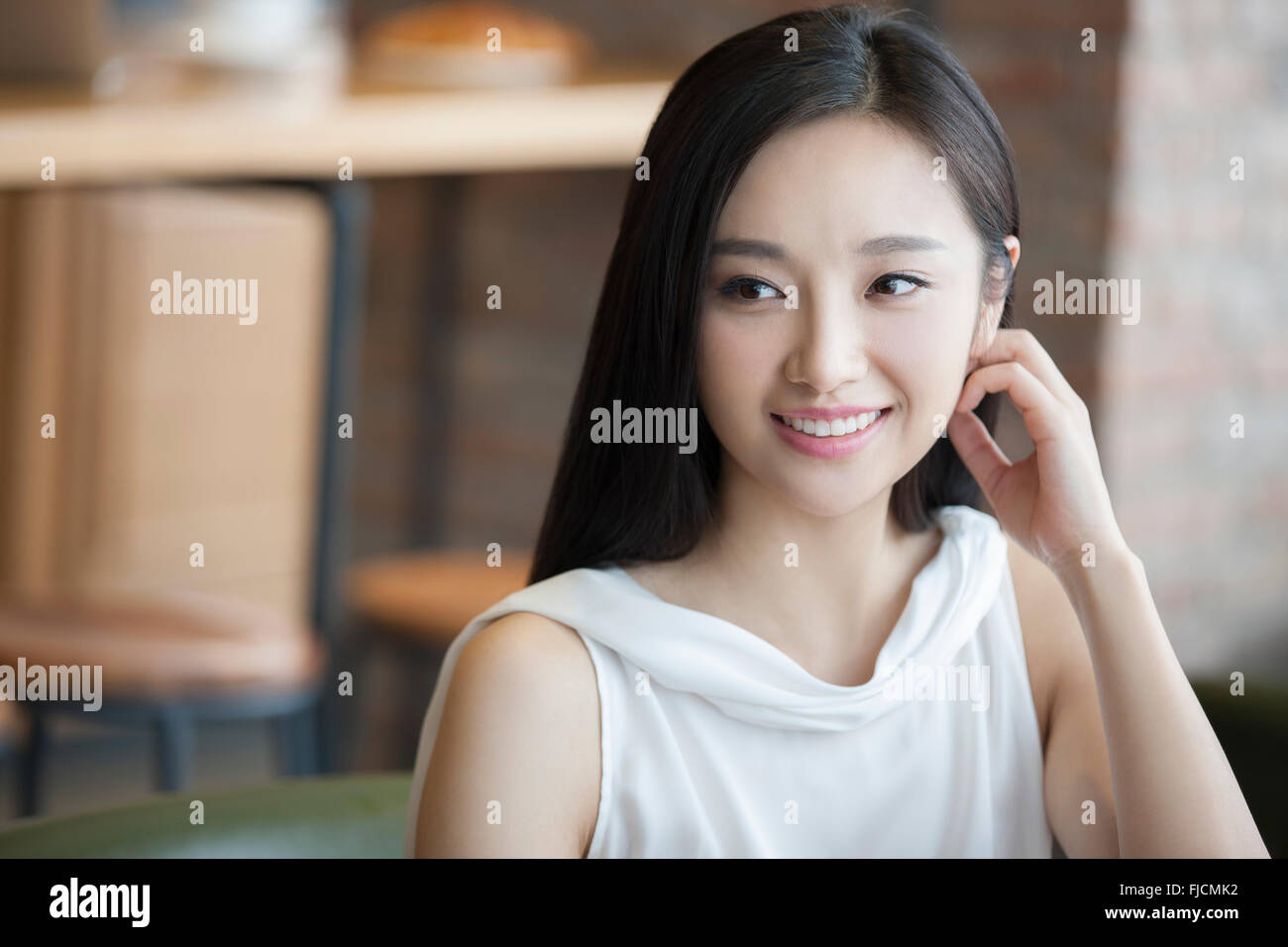 Beautiful young Chinese woman Stock Photo - Alamy