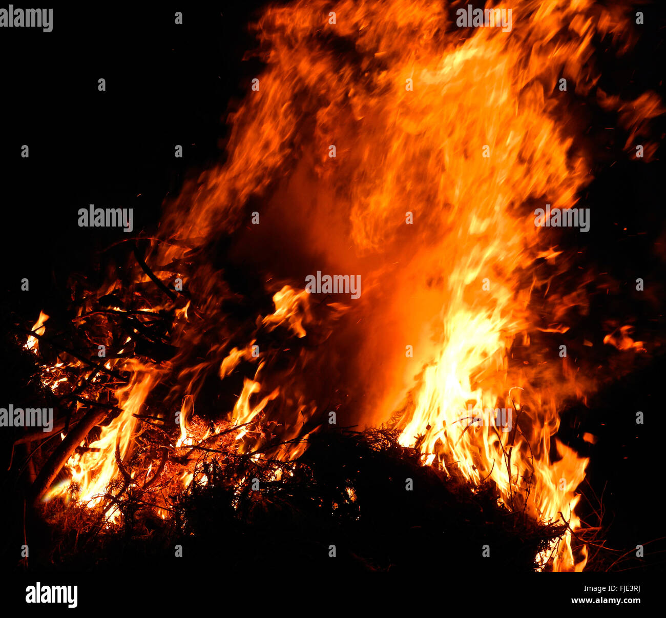 Bushfire bush fire wild fire flames burning out of control. From the archives of Press Portrait Service (formerly Press Portrait Bureau) Stock Photo